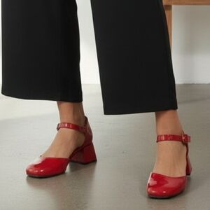 Olivia Miller Ascendant Women's Sandalswith Block Heelin Red Size 7.5